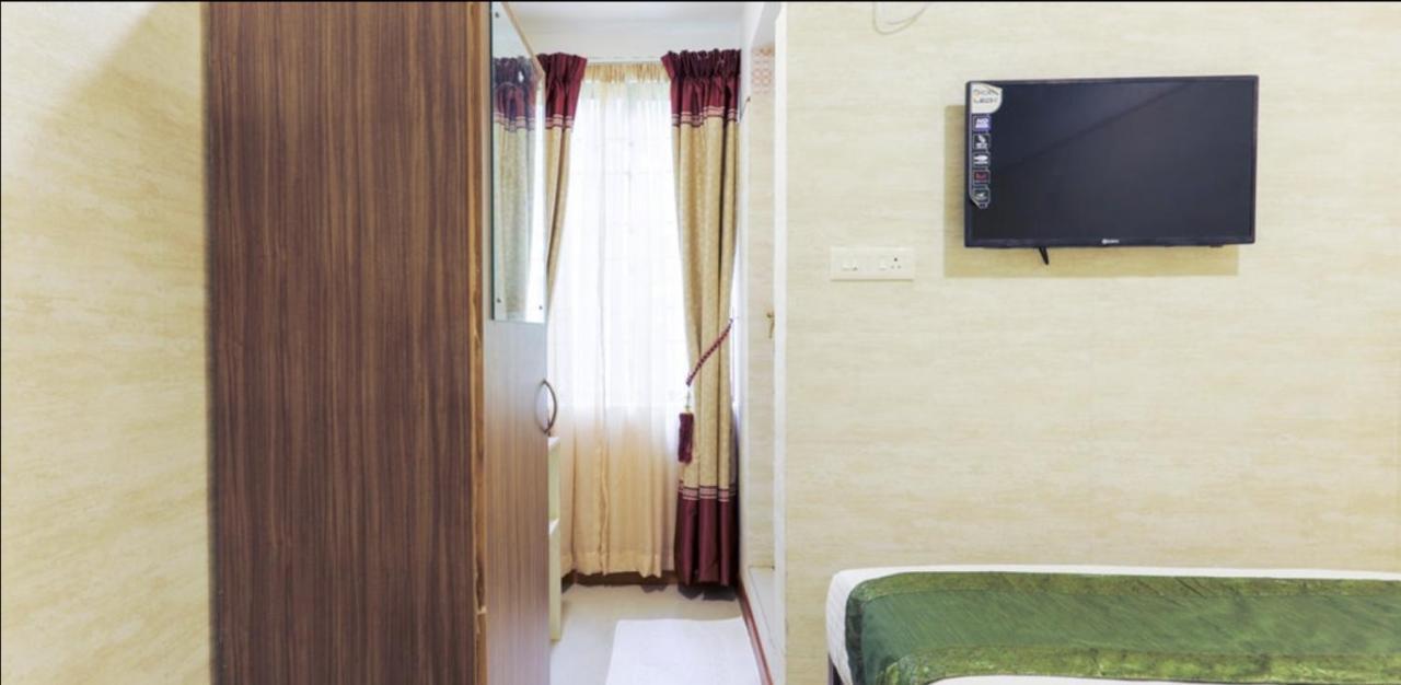 Heaven Gardens Hotel Kochi Bagian luar foto